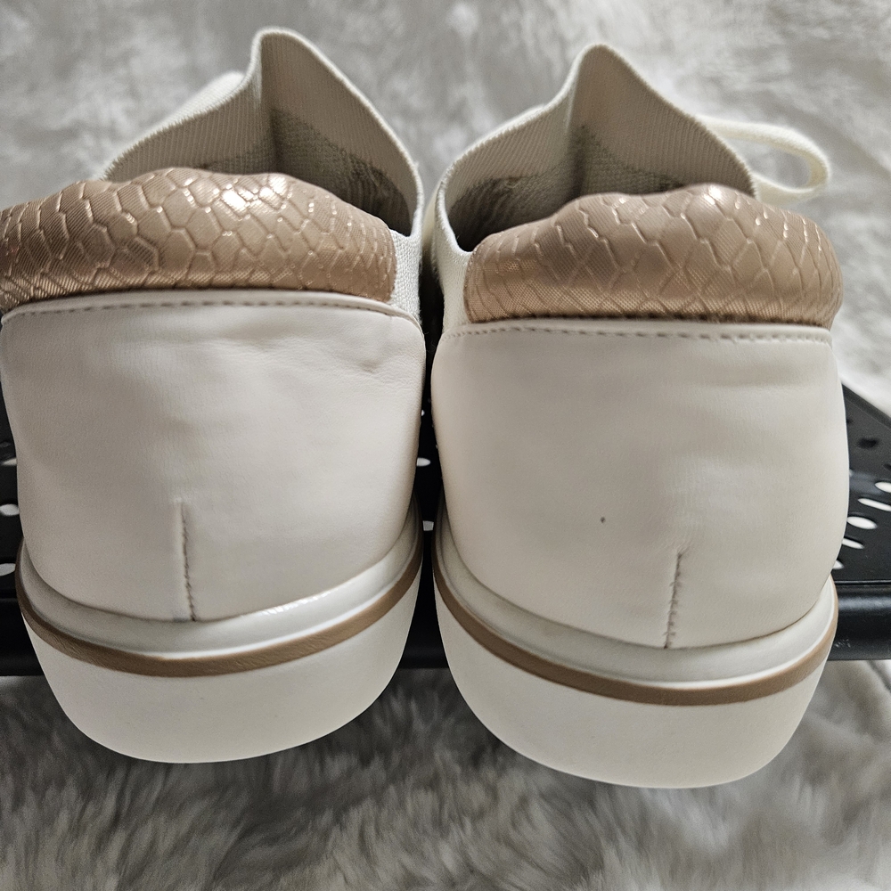 NEW Kelly & Katie Women’s 9M Metallic Gold Knit Sneakers Memory Foam Walking - Picture 10 of 15